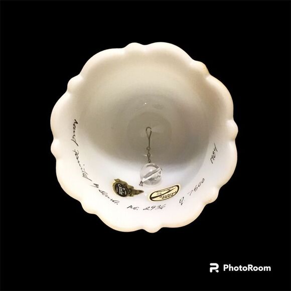 Fenton Christmas Fantasy 1984 “Expectation” Bell - Picture 7 of 10